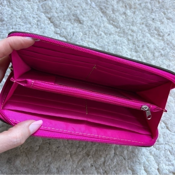 Travelon NWOT Hunter Green, Neon Green, Pink Zip Around Travel Wallet - Picture 7 of 10